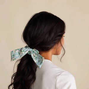 🌸 NWT Rifle Paper Co Scrunchie | Lottie Cream 🌸